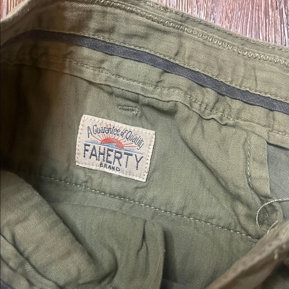 Faherty men's Olive Green shorts EUC 33